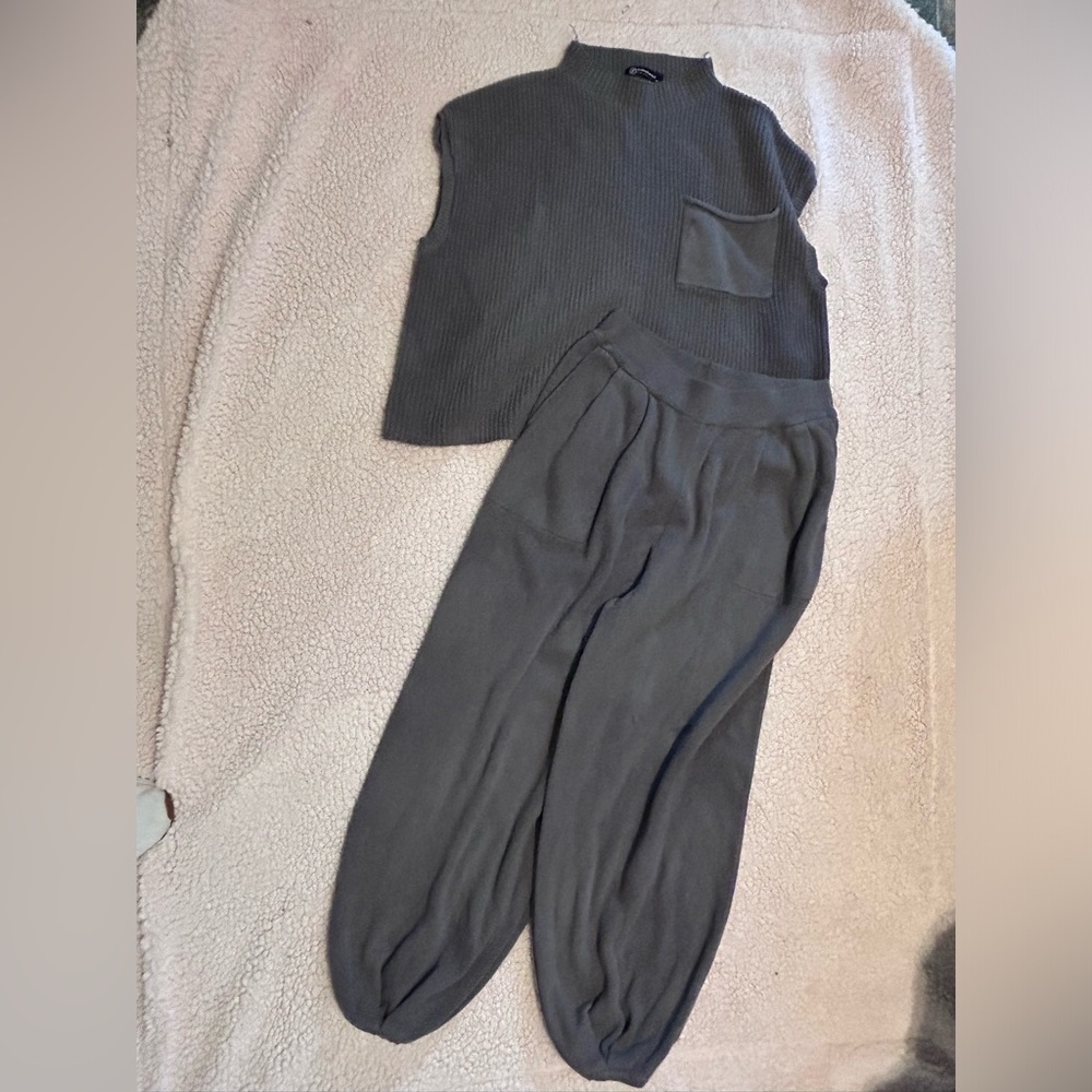 Women's PrettyGarden Charcoal Sleeveless Top and Jogger Set Size Medium